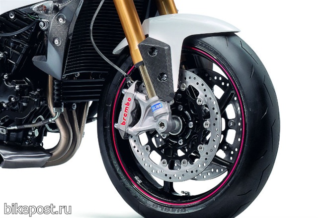 Новый мотоцикл Triumph Speed Triple R 2012