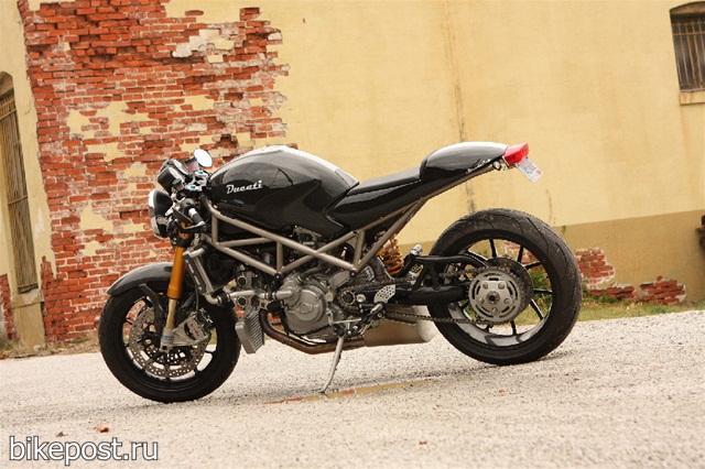 Тюнингованный мотоцикл Ducati Monster S4RS StradaFab