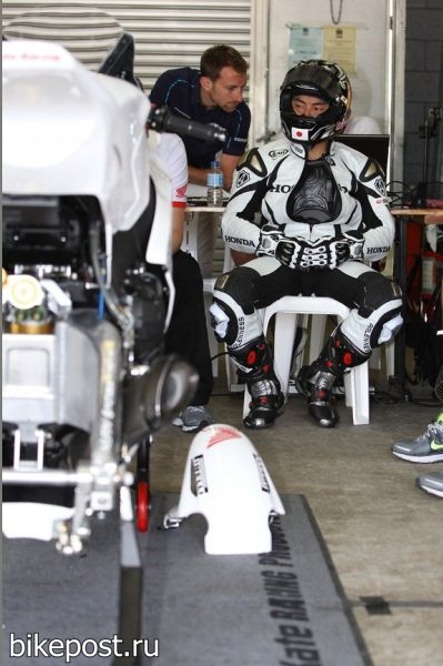 Команда Honda приступил к испытаниям  Honda CBR1000RR Fireblade 2012