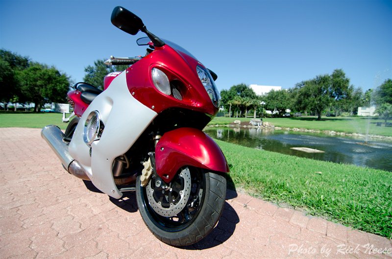 Реактивный мотоцикл Suzuki GSX1300R Hayabusa