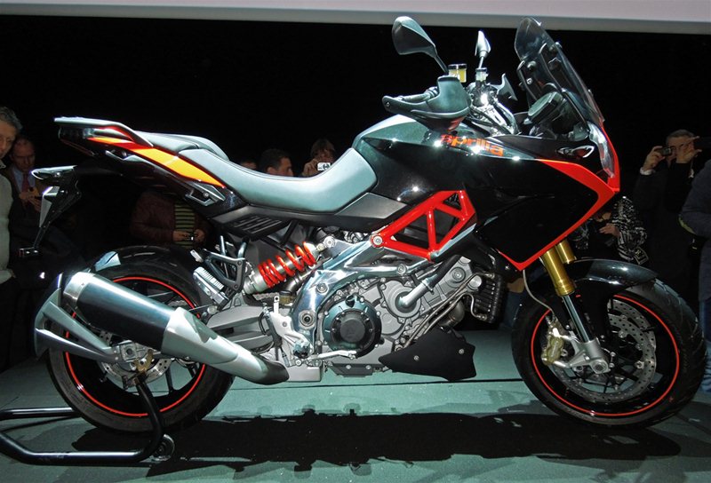 Фотографии прототипа мотоцикла Aprilia Caponord 1200