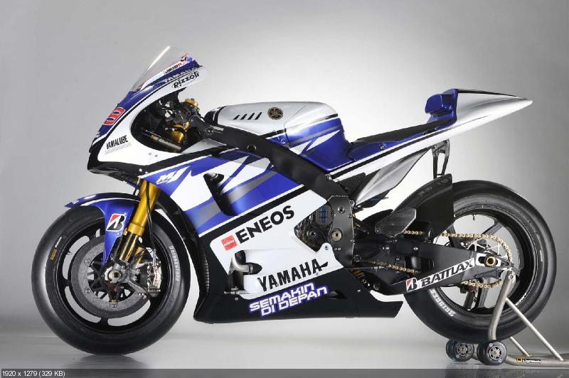 Гоночный мотоцикл Yamaha YZR-M1 2012